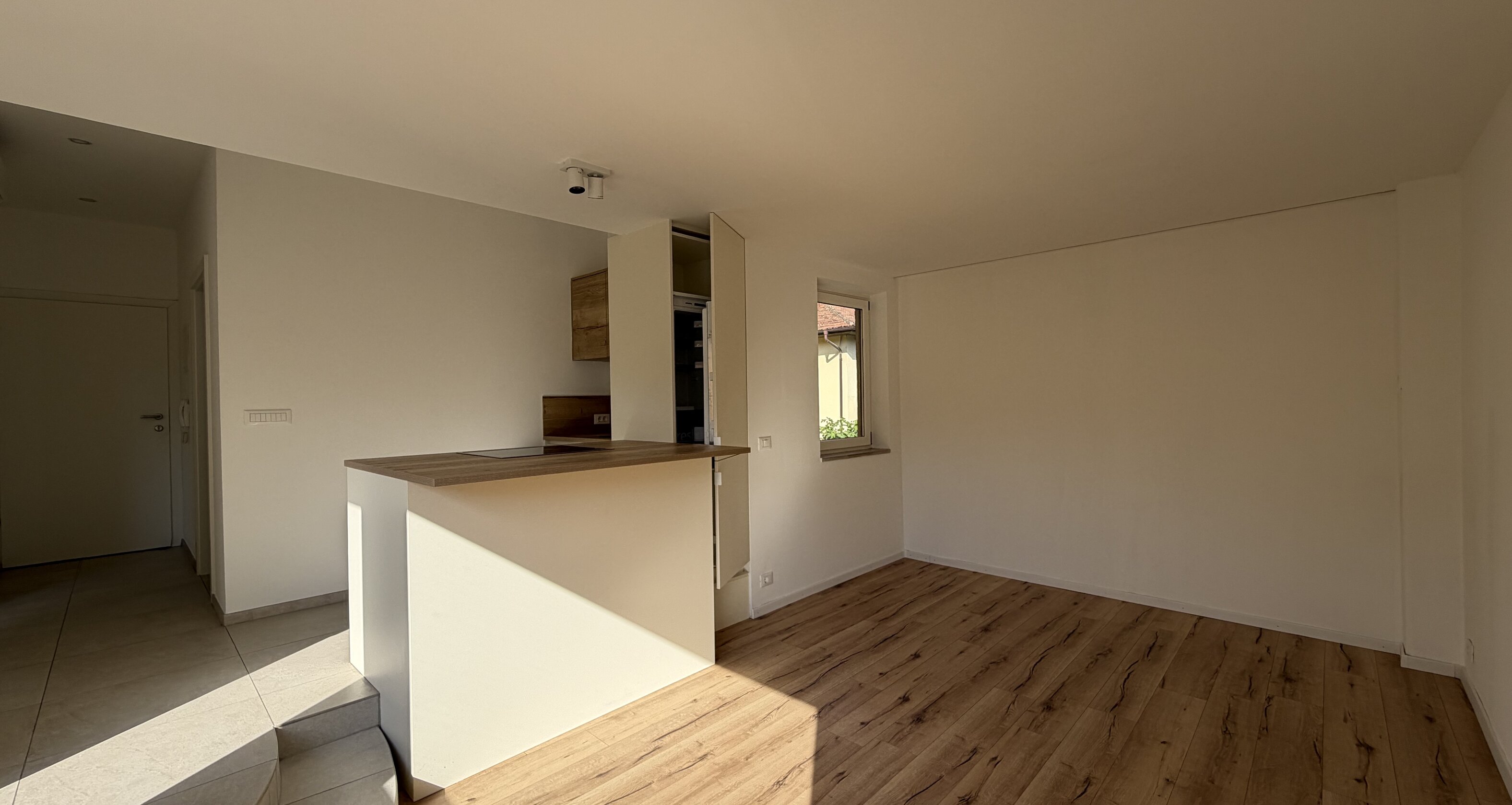 Helles Büro mit toller Terrasse