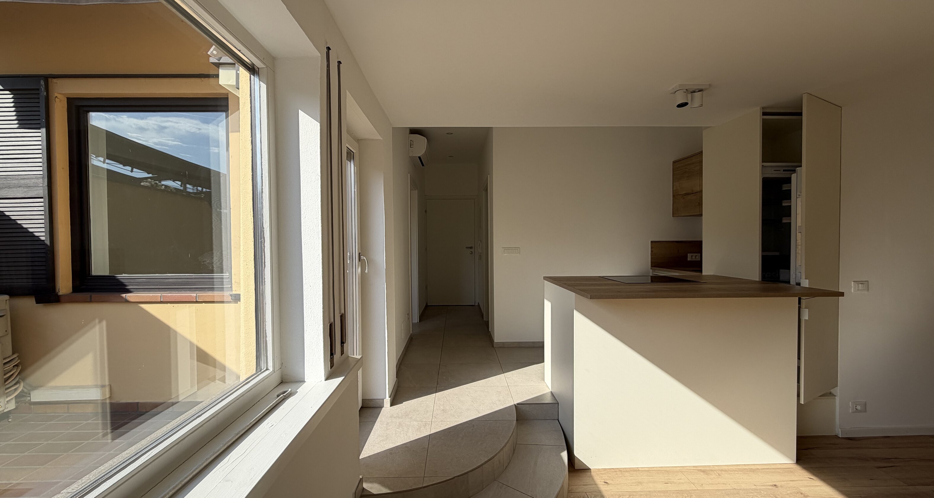 Helles Büro mit toller Terrasse