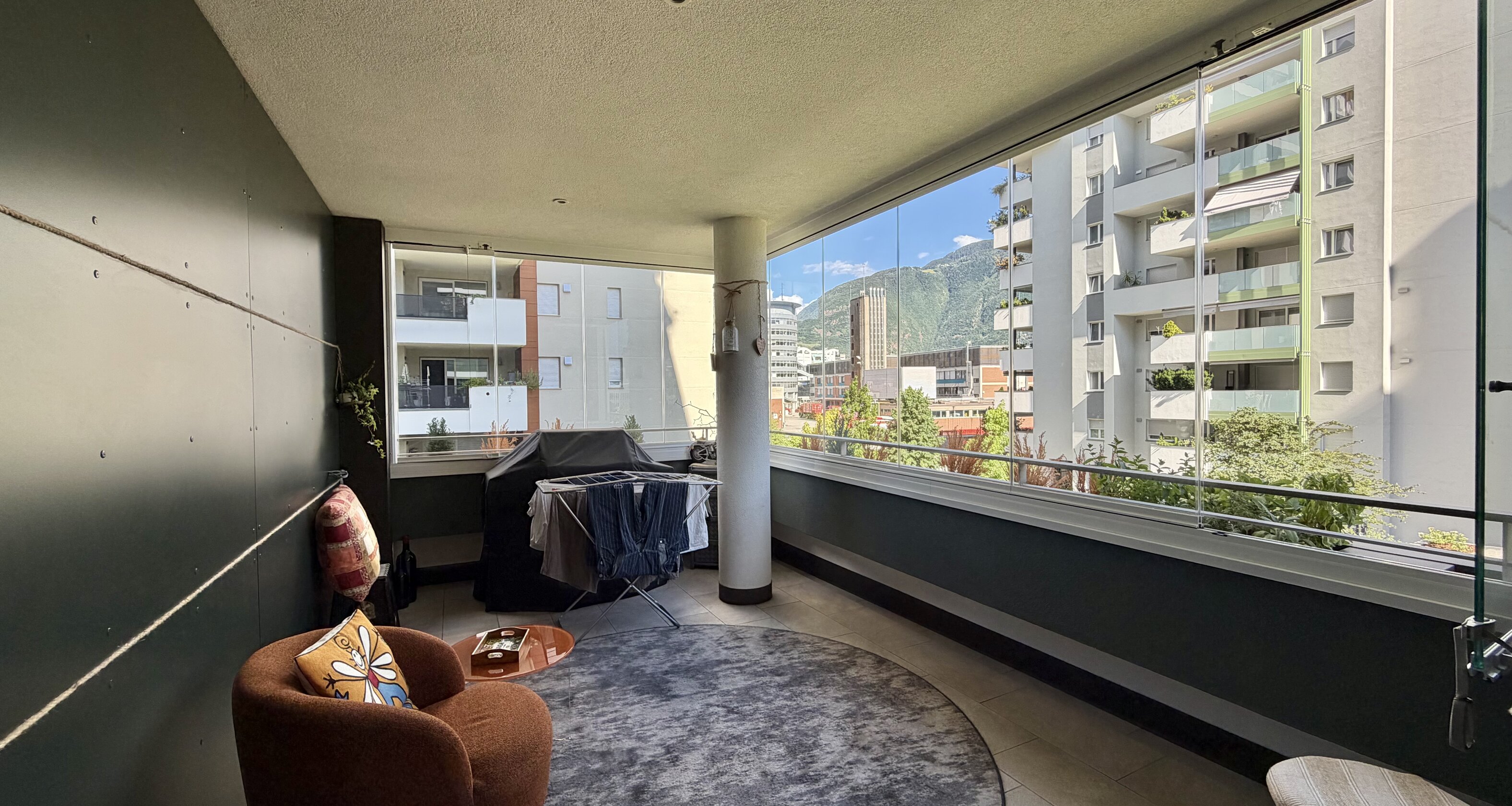 Moderno bilocale con ampia veranda, cantina e garage