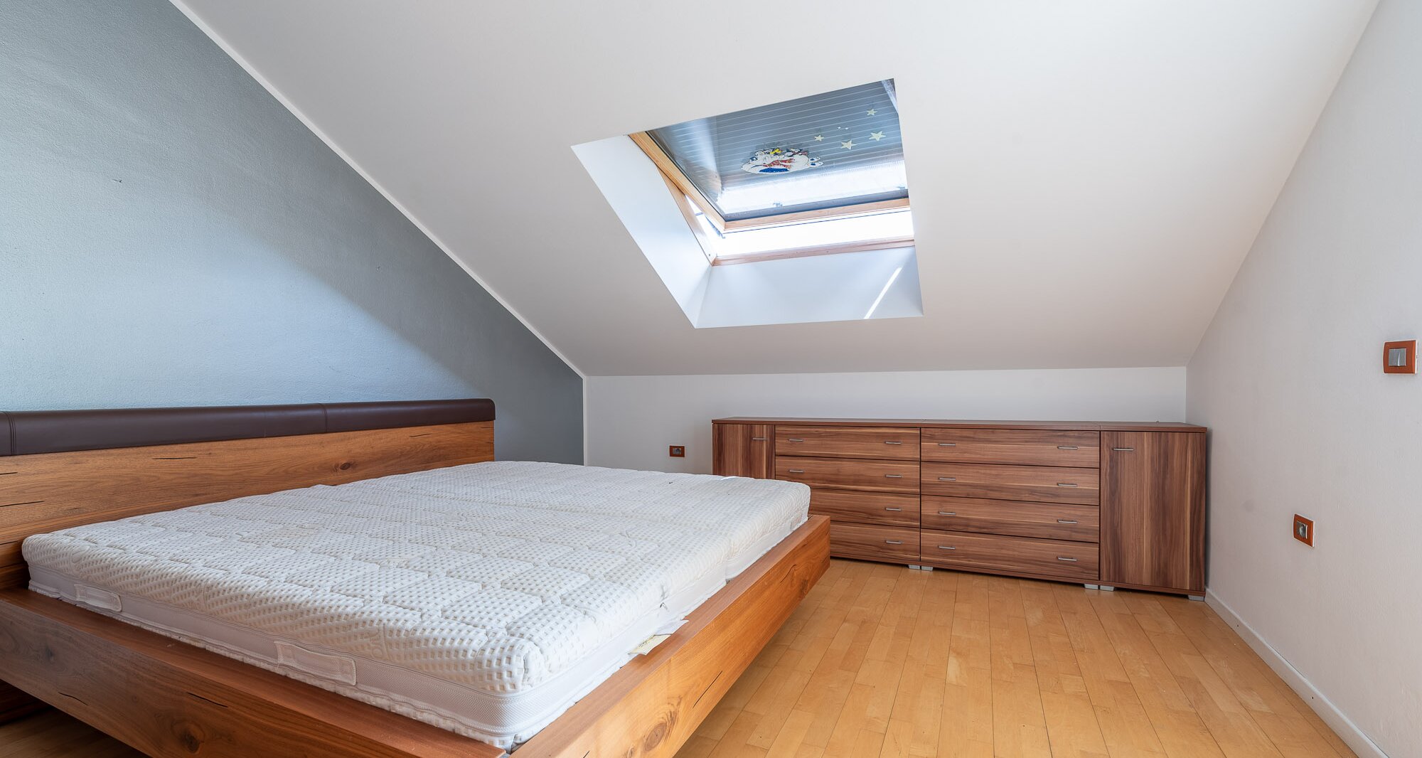Exklusive Dachgeschosswohnung mit Terrasse und traumhaftem Ausblick in Bestlage