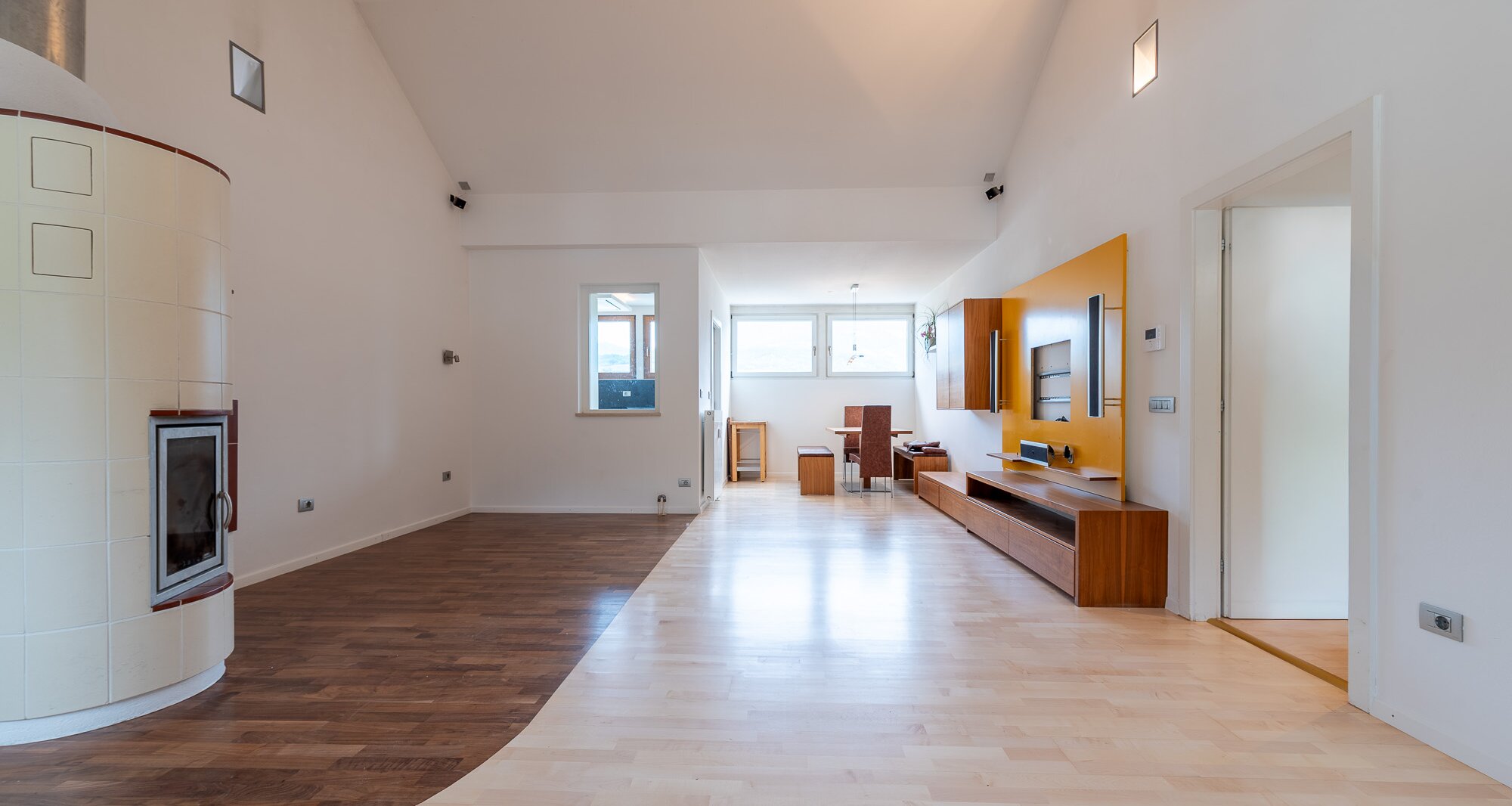 Exklusive Dachgeschosswohnung mit Terrasse und traumhaftem Ausblick in Bestlage
