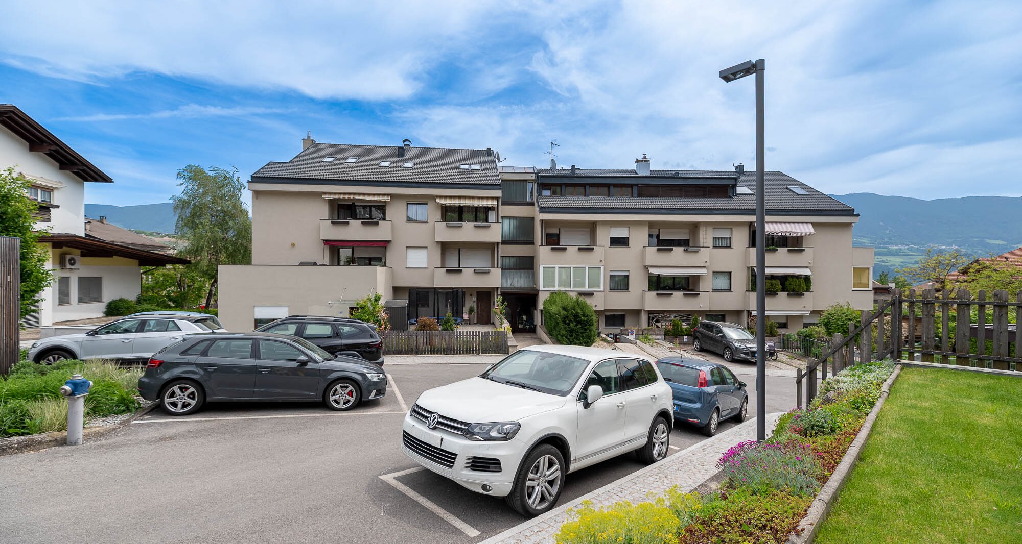 Exklusive Dachgeschosswohnung mit Terrasse und traumhaftem Ausblick in Bestlage