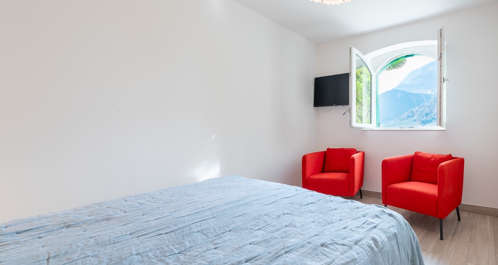 Neu renovierte Dreizimmerwohnung in ruhiger Lage