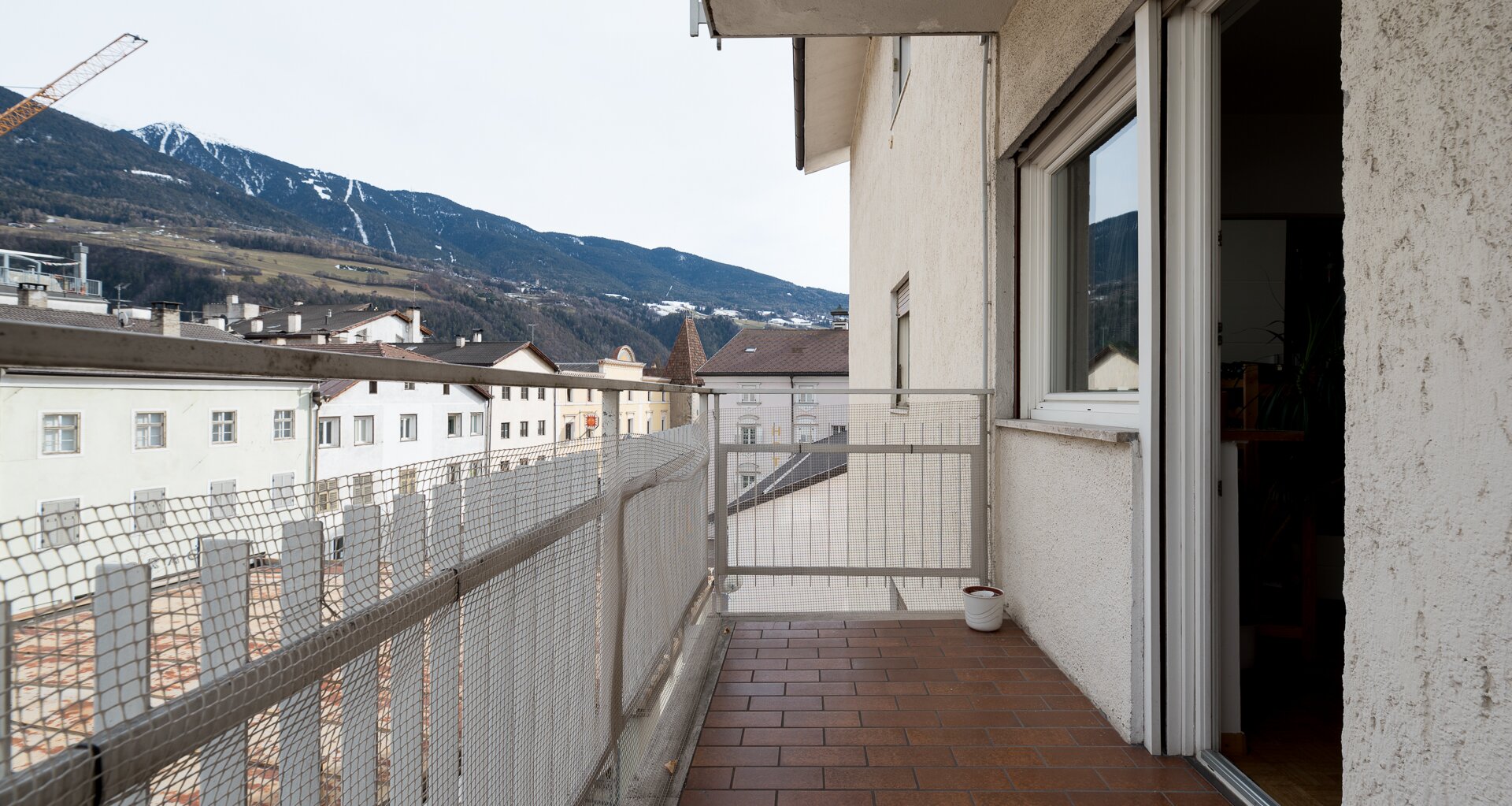Helle Dreizimmerwohnung mit zwei Balkonen im historischen Zentrum von Brixen