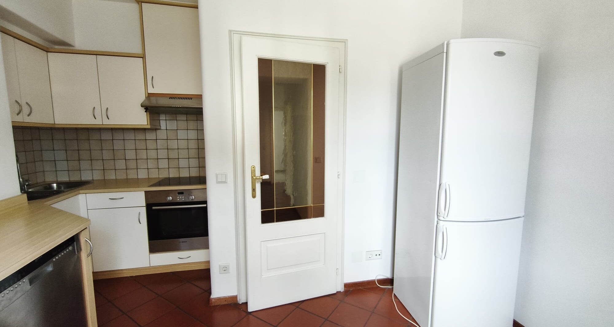 Teilmöblierte Dreizimmerwohnung mit Wintergarten