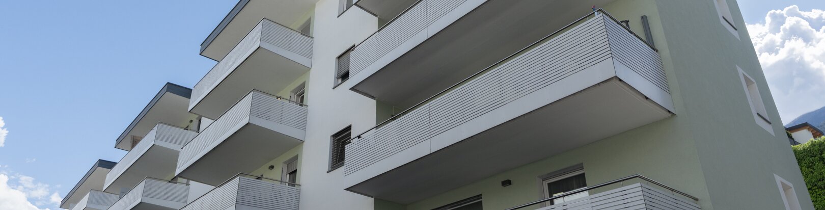 Neuwertige Zweizimmerwohnung mit Terrasse in zentraler Lage