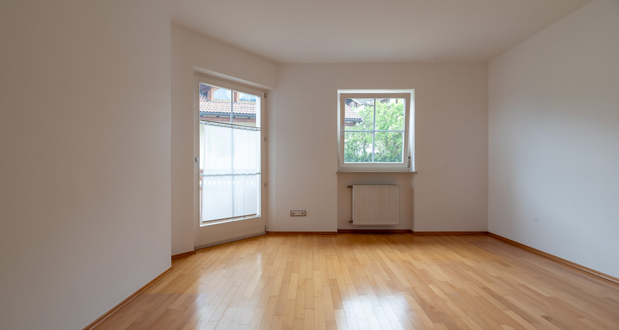 Schönes Eckreihenhaus mit Privatgarten in sonniger Panoramalage
