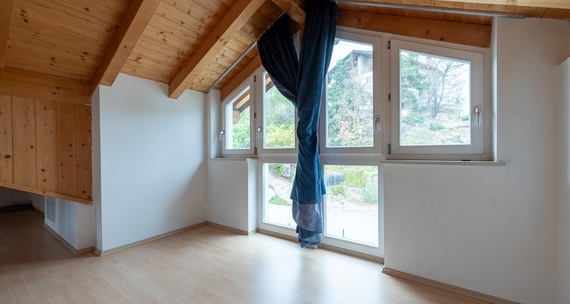 Schönes Eckreihenhaus mit Privatgarten in sonniger Panoramalage