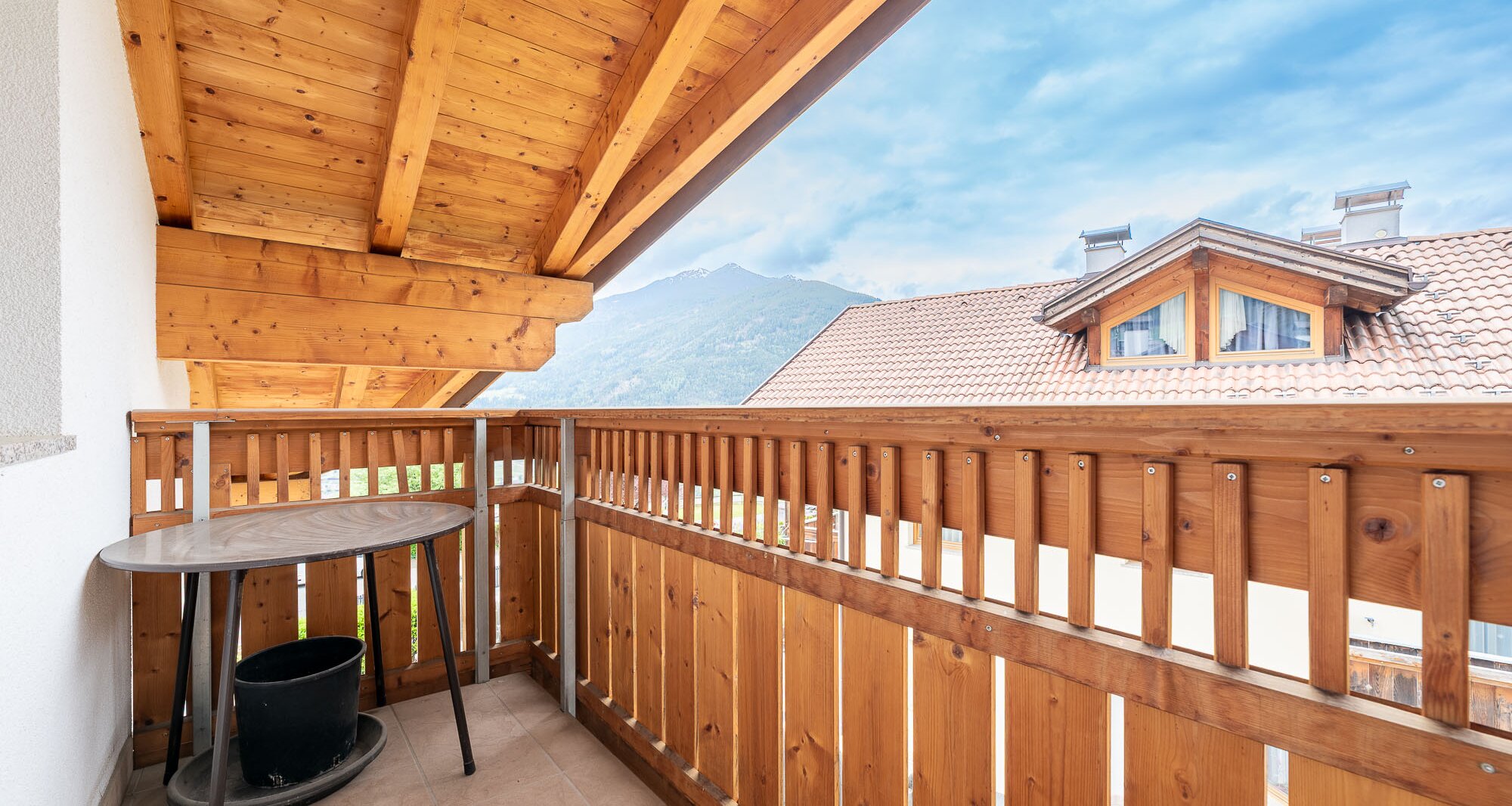 Schönes Eckreihenhaus mit Privatgarten in sonniger Panoramalage