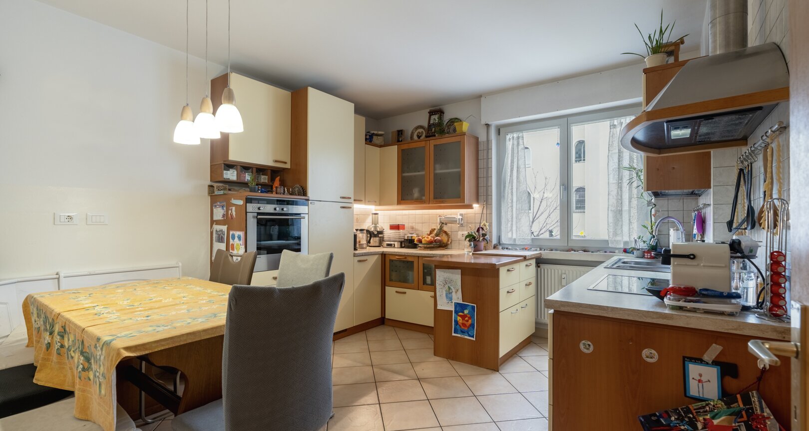 Fünfzimmerwohnung in zentraler Lage mit drei Balkonen