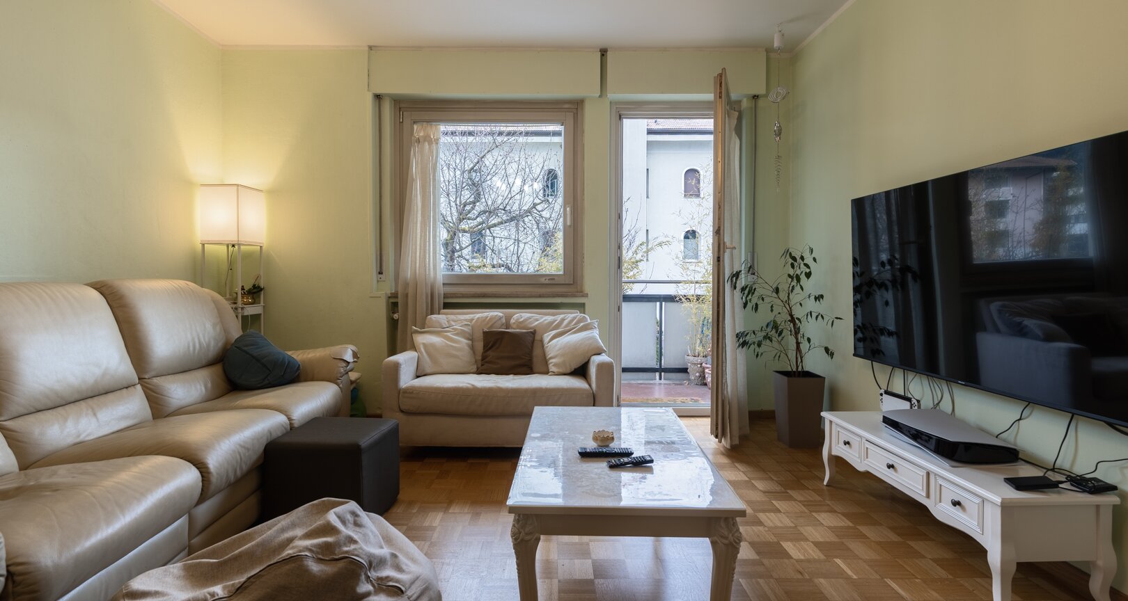 Fünfzimmerwohnung in zentraler Lage mit drei Balkonen