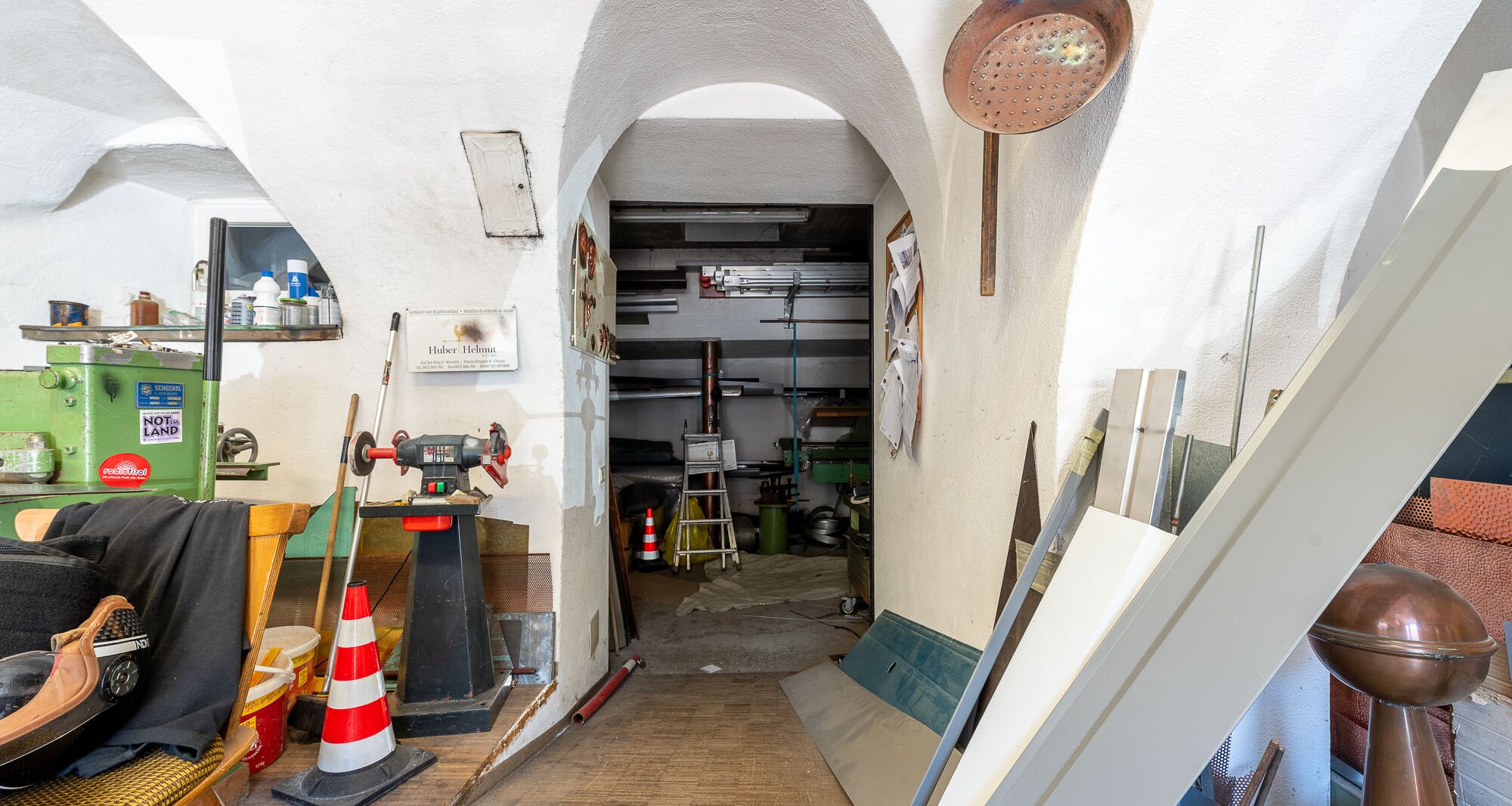 Stadthaus in Klausen zu verkaufen – vielseitige Investitionschance