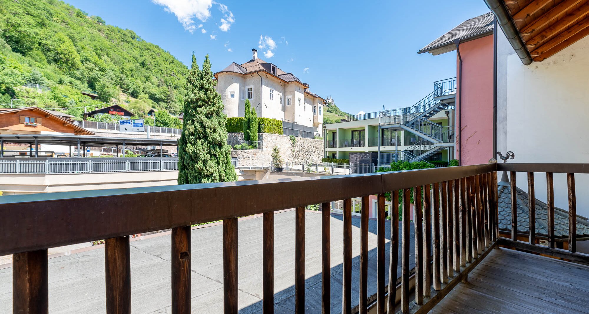 Stadthaus in Klausen zu verkaufen – vielseitige Investitionschance