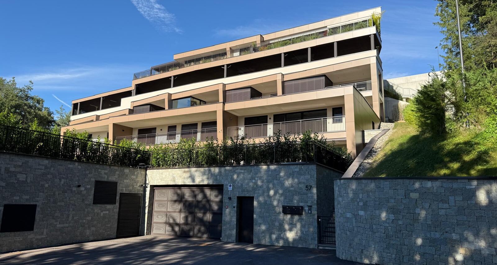 Große, neue 3-Raum-Wohnung mit Terrasse in sonniger Südwestlage