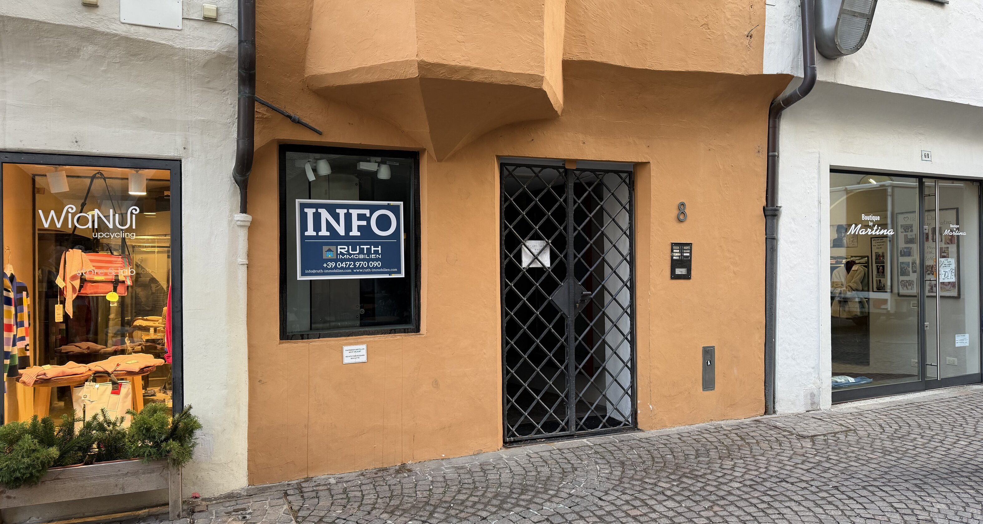 Geschäftslokal mit kleinem Hofgarten in bester Altstadtlage