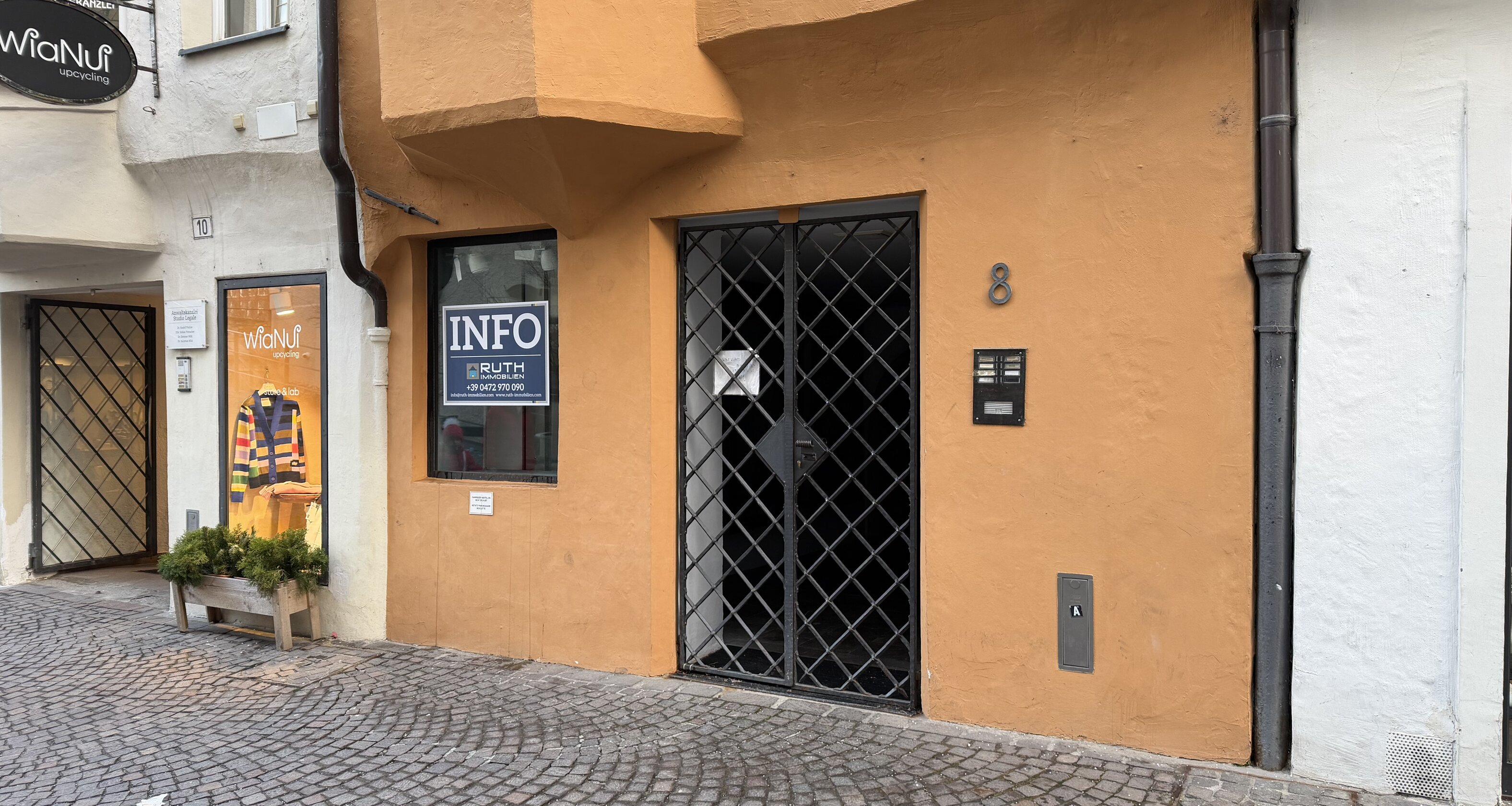 Geschäftslokal mit kleinem Hofgarten in bester Altstadtlage