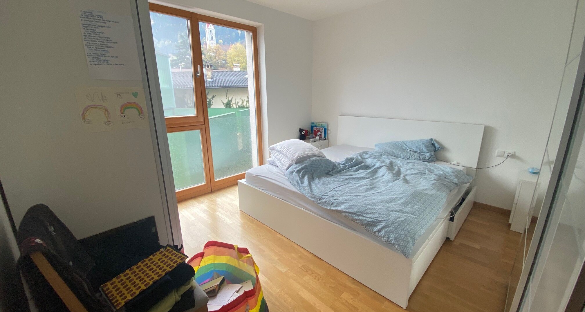Neuwertige Dreizimmerwohnung mit Terrasse