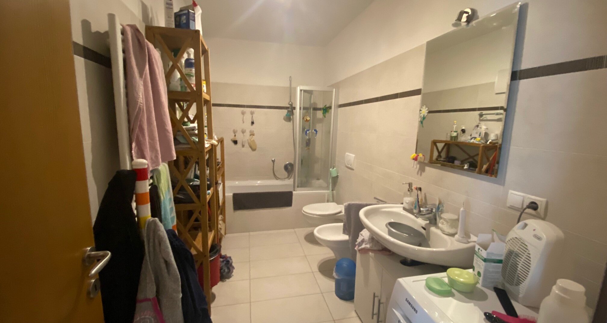Neuwertige Dreizimmerwohnung mit Terrasse