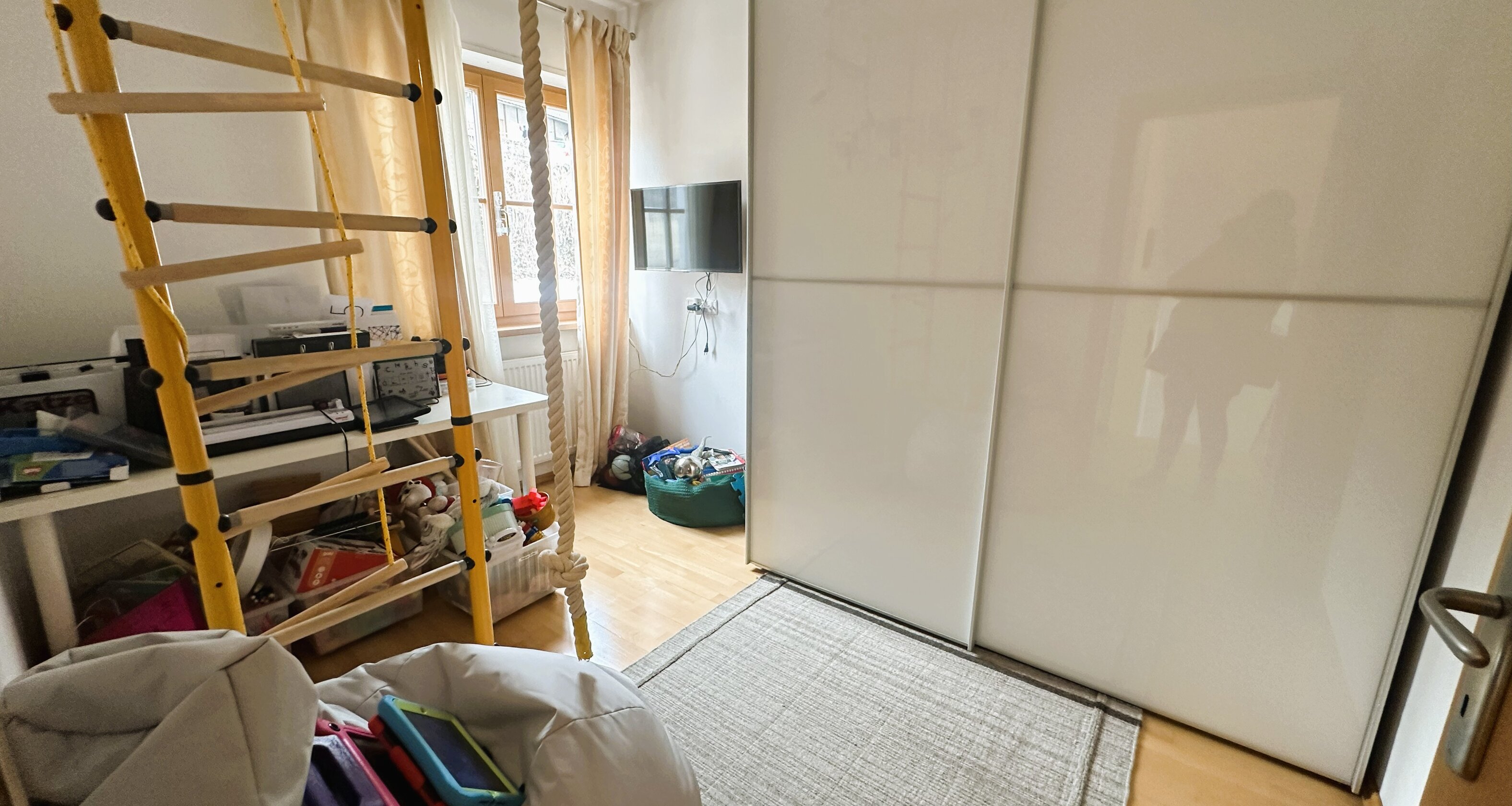 Wohnhaus mit Panoramablick & Privatgarten