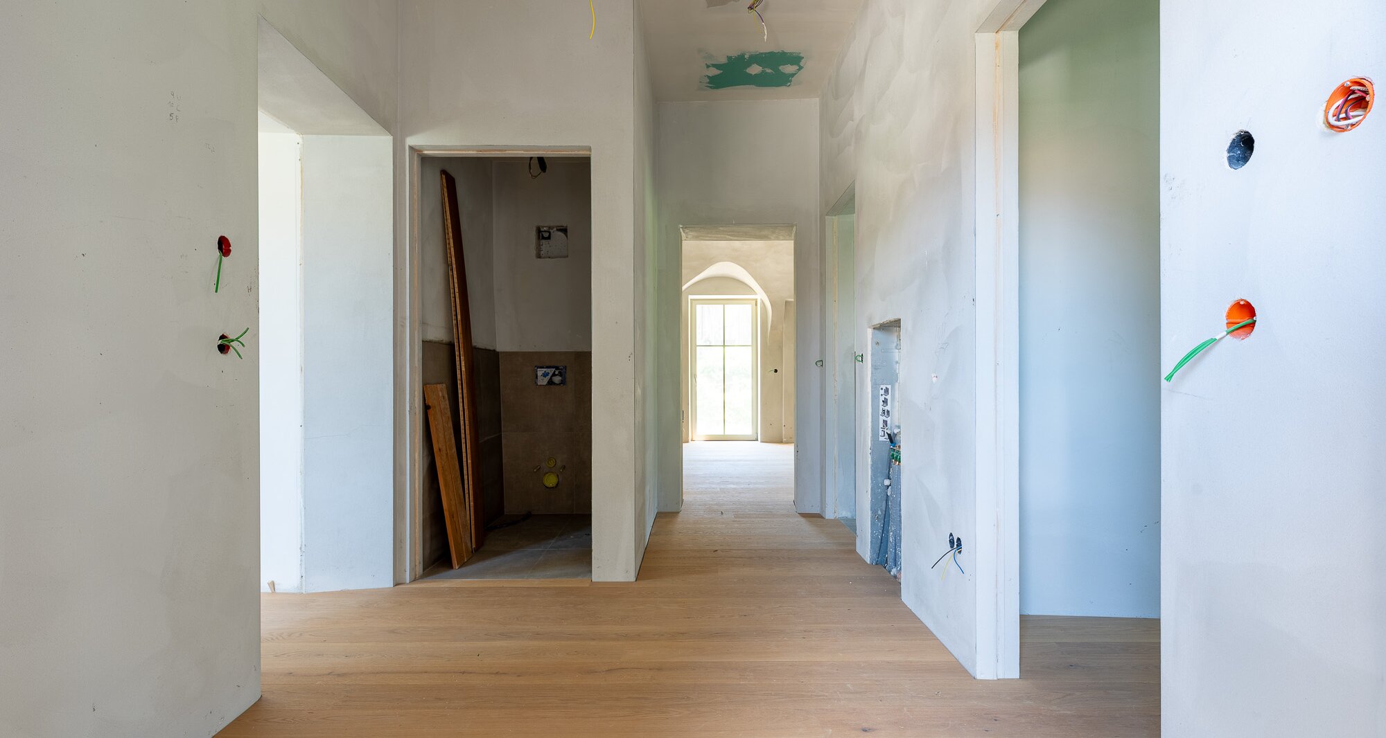 A2: Neue, geräumige Vierzimmerwohnung mit Privatgarten