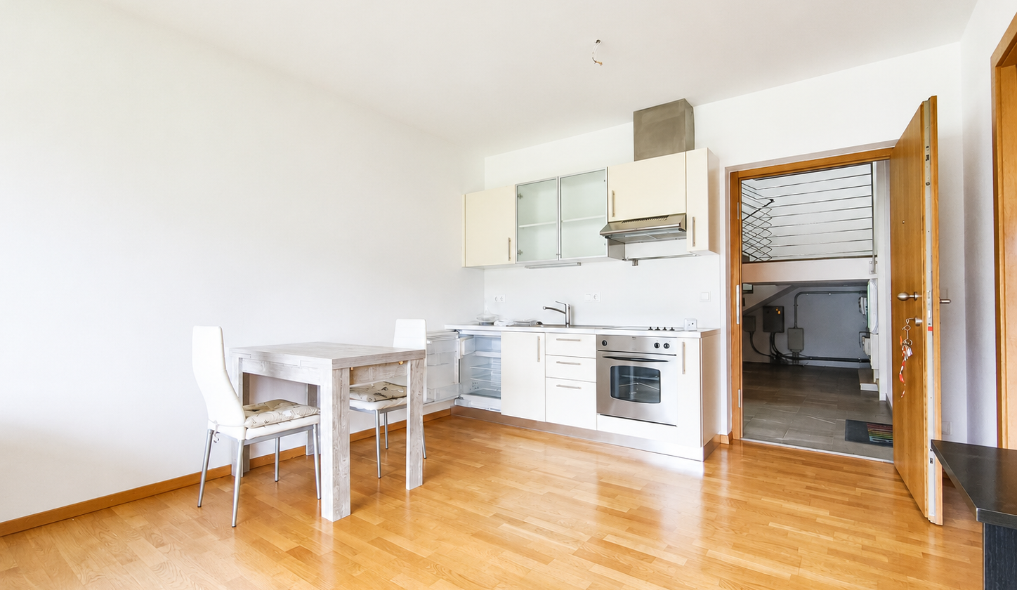 Moderne, teilmöblierte Zweizimmerwohnung mit Terrasse